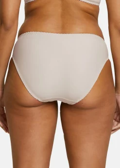 Briefs Arum