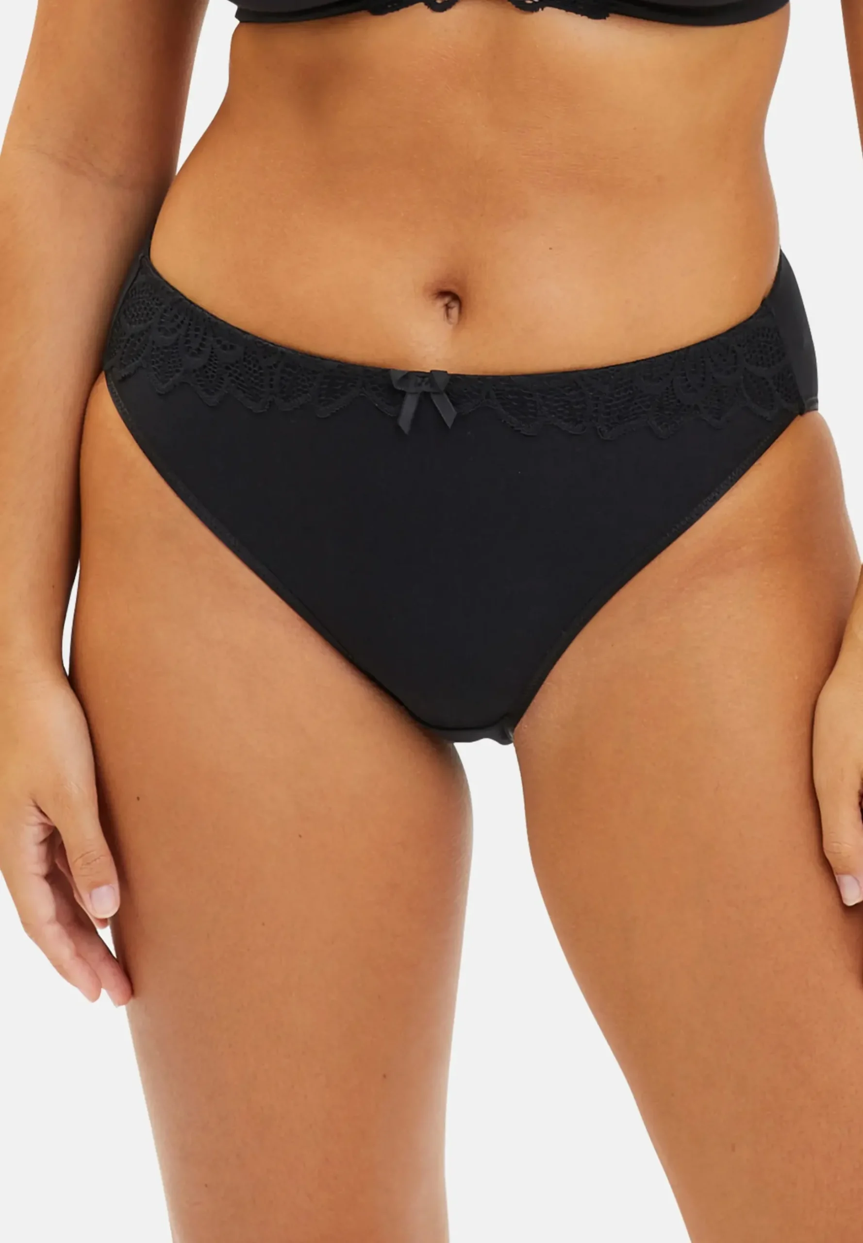 Briefs Ava