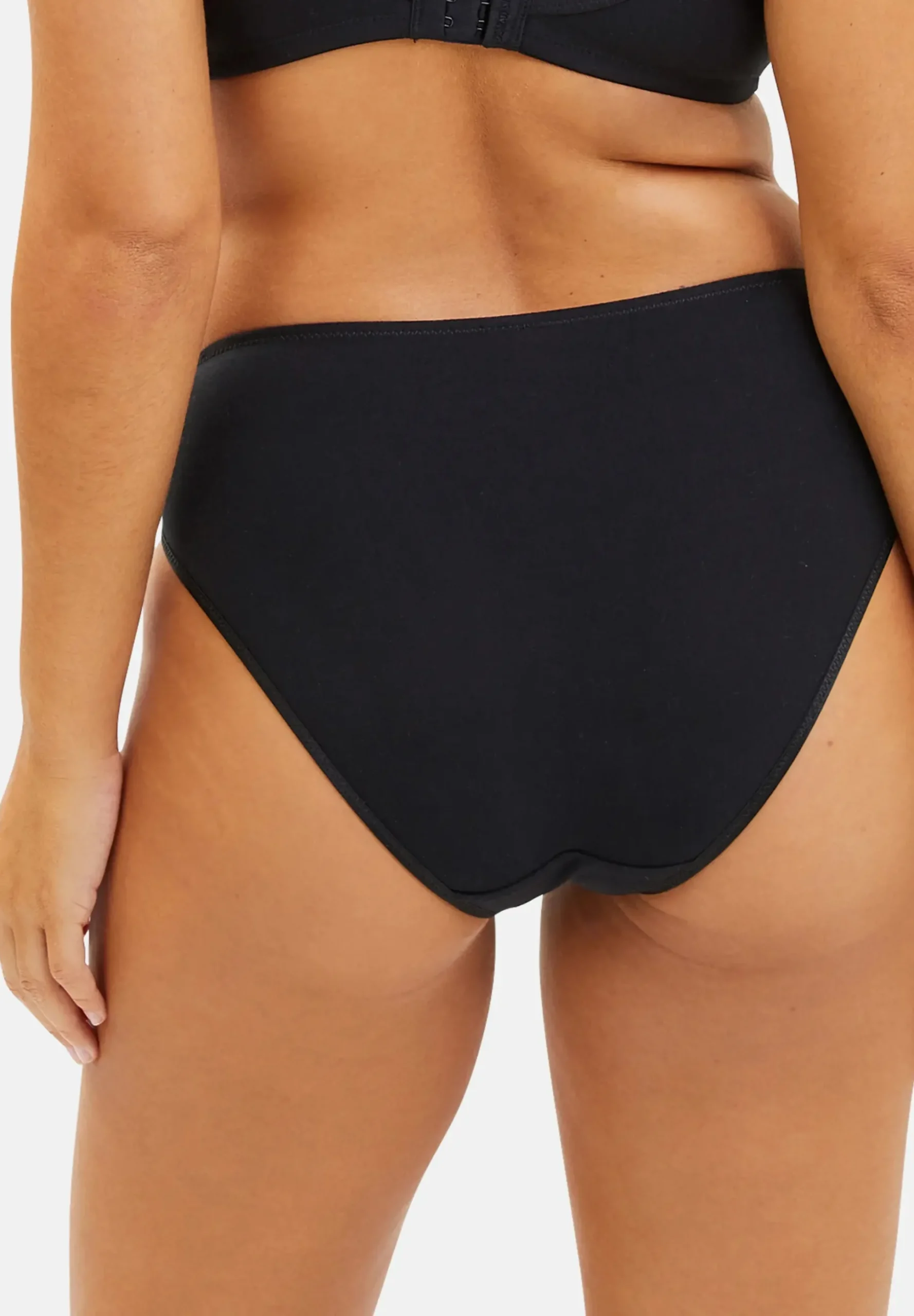 Briefs Ava