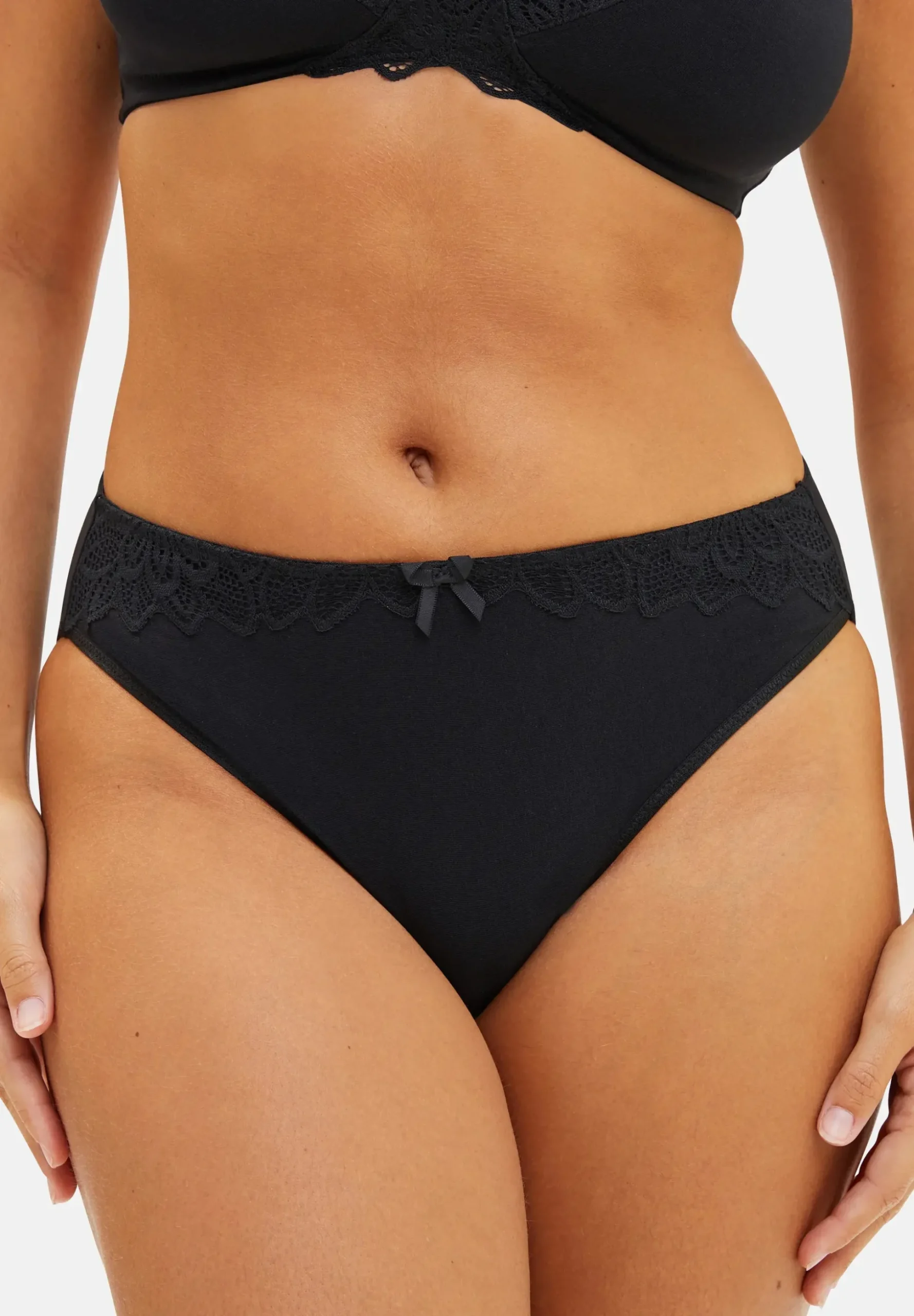 Briefs Ava