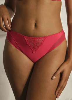 Briefs Esme