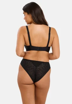Briefs Perfect curves