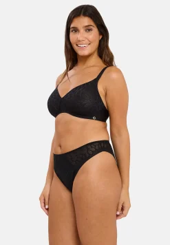 Briefs Perfect curves
