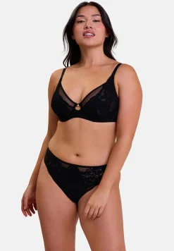 Briefs Romance