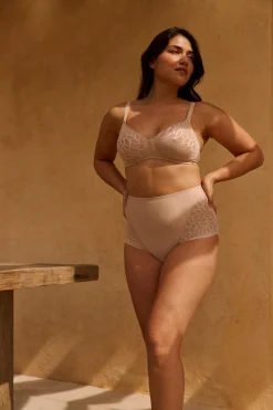 High waisted medium Briefs Perfect curves