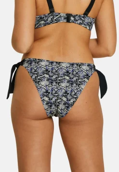 High-cut bikini Briefs At the world's end