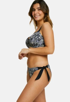 High-cut bikini Briefs At the world's end