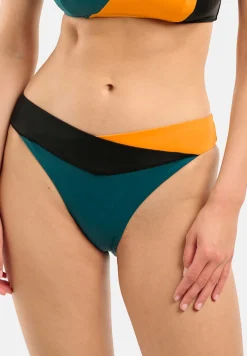 High-cut bikini Briefs Beyond the Beach
