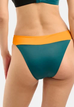 High-cut bikini Briefs Beyond the Beach