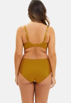 Medium briefs Suzie